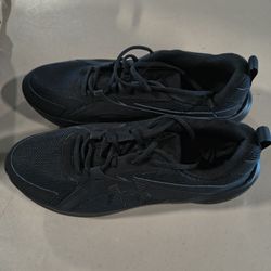 Brand New Pair Of Under Armour Shoes Size 13