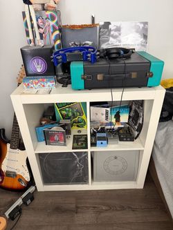 Record cube