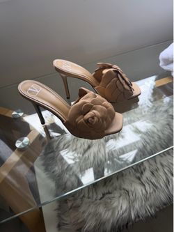 Valentino sandals size 8