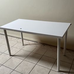 Free IKEA table READ DESCRIPTION