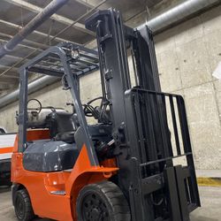 TOYOTA M7 forklift for sale 5500 lb 