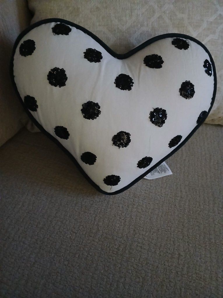Pottery Barn Heart Shape Pillow and Other Size Pillow! And Queen Sheets