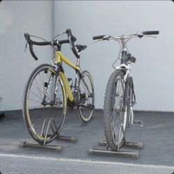 Set of 2 Heavy Duty Adjustable Bike Floor Stands – New in Box