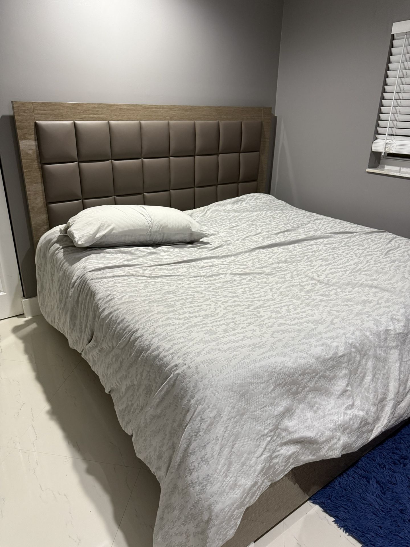 King Bed And Dresser