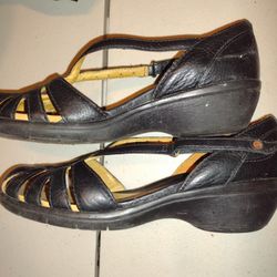 Black Sandals Shoes Size 9m Clarks Leather Round Toe