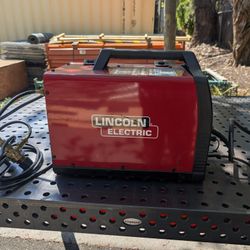 Lincoln Electric Weld-Pak 140HD MIG Welder 120V Flux-C