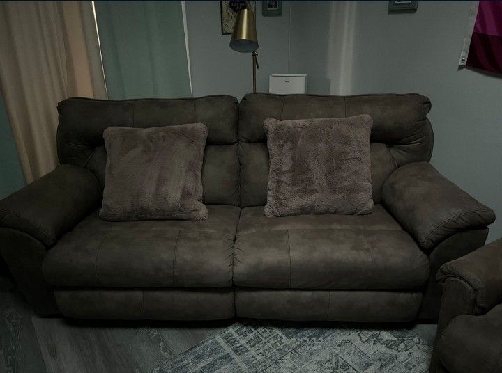 Reclining Sofa