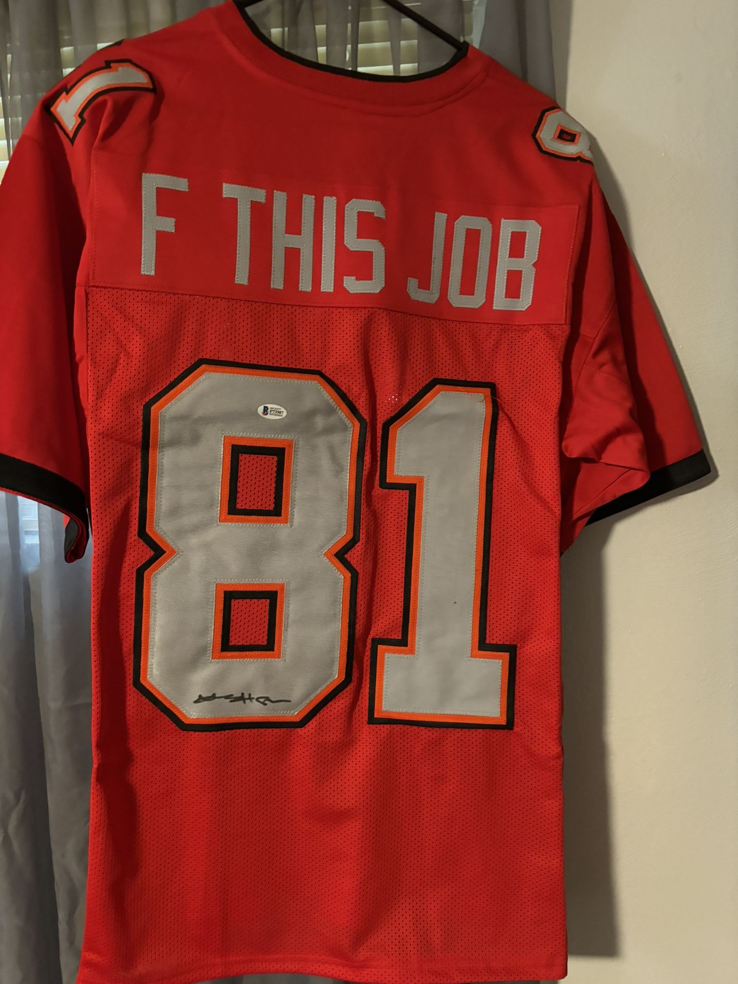 Tampa Bay buccaneers Antonio Brown Autographed, Buccaneers Football Jersey F THIS JOB