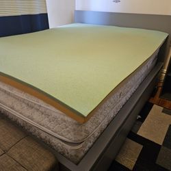 Queen Bedframe With Drawers 