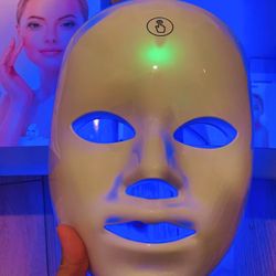 New in box 7 Color Led Face Mask