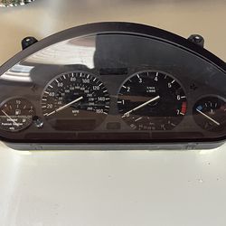 BMW E36 INSTRUMENT CLUSTER