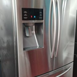 Refrigerator Samsung $399