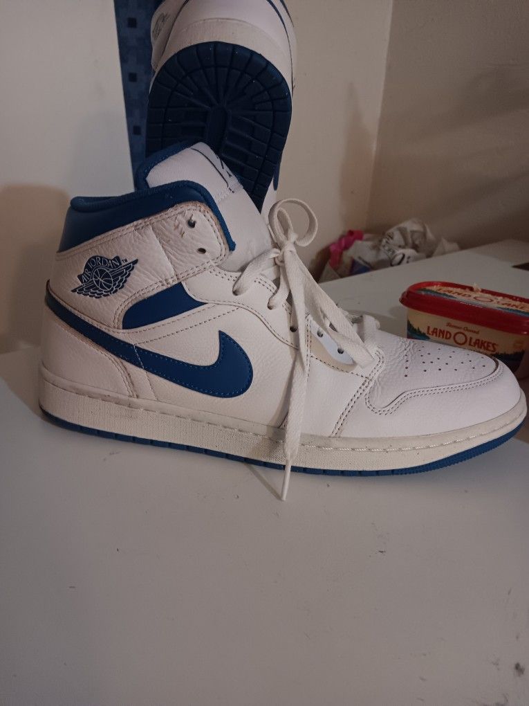 Jordan 1 Navy And White