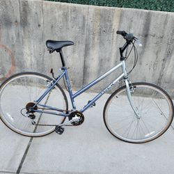 Trek 700 Multitrack 21 speed road bike