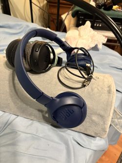 JBL Blu Tooth Headphones 