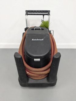Rotorbrush duct cleaning machine