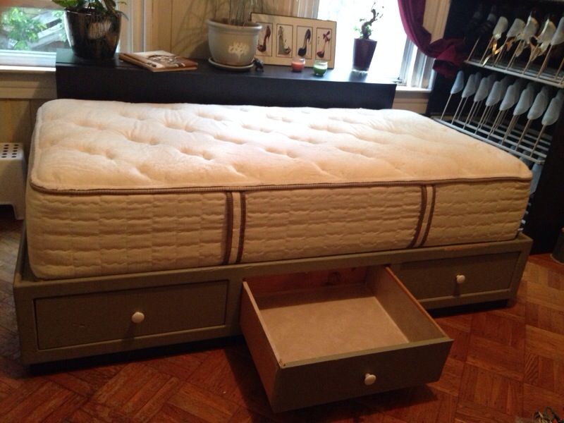 Mattress 1st Luxury Living Collection: Royalville