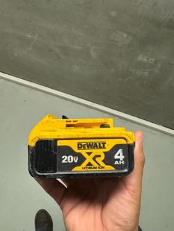 4.0 XR BATTERY DEWALT