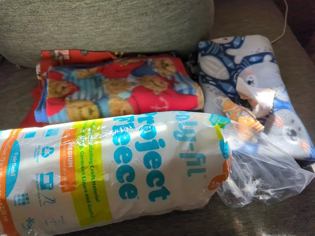 Poly Fil & Scrap Fleece Fabric For Sewing Projects 