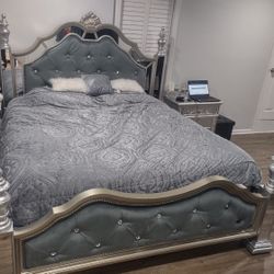 LUXURY BEDROOM SET (Dresser Mirror, 2 Nightstands,Headboard/Footboard included) PRICE NEGOTIABLE