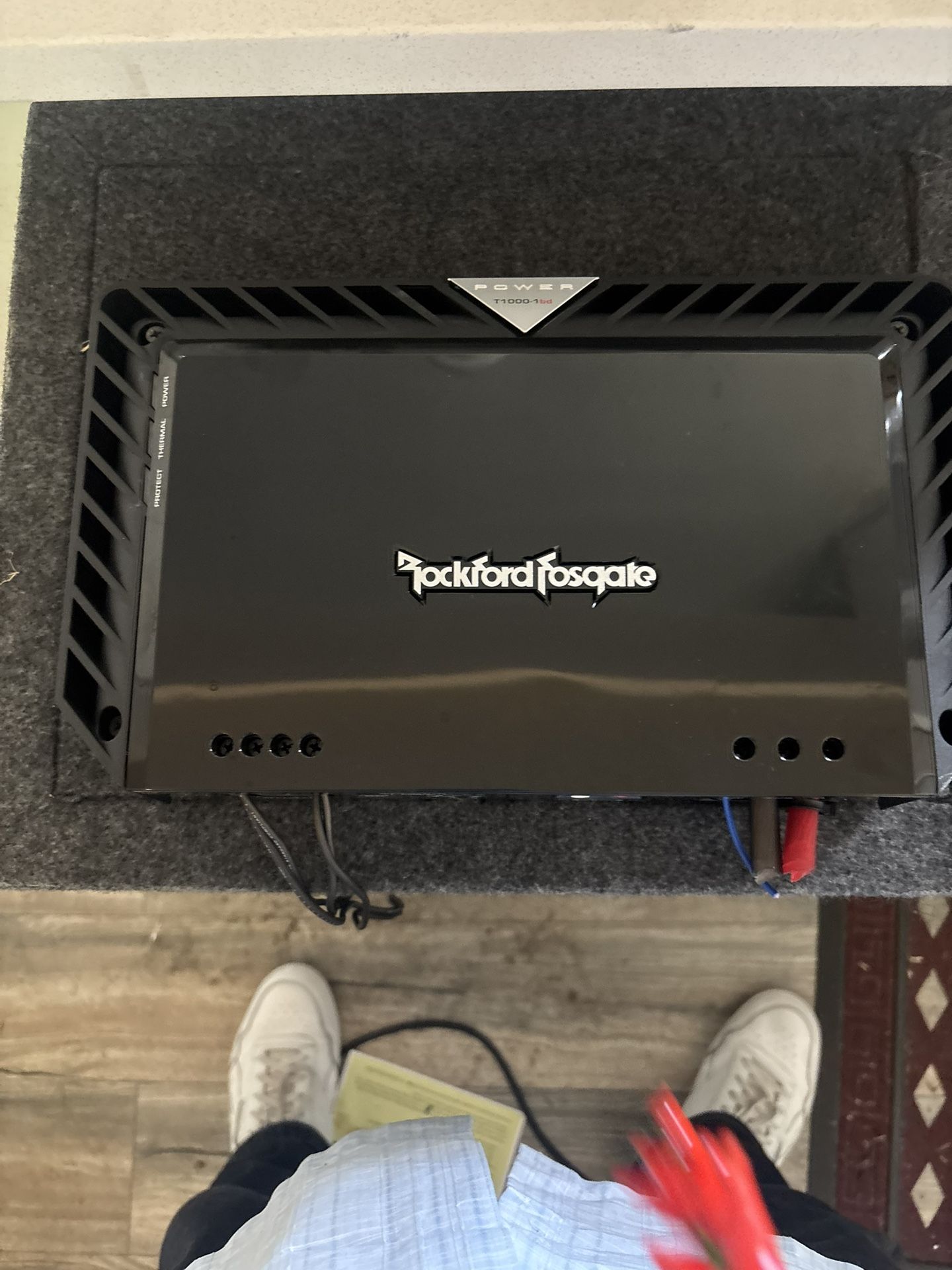 12inc Subs In Box P3 And Amp