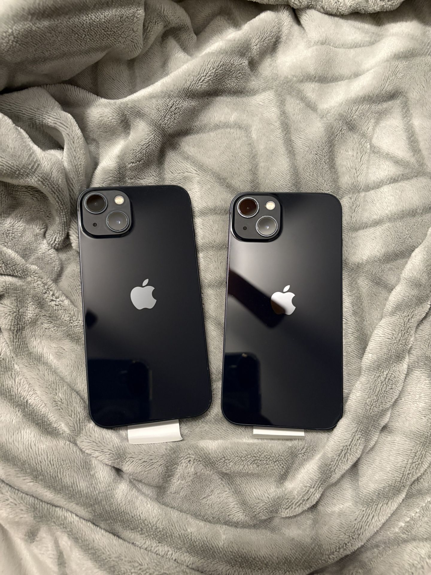 2 iPhone 13 Unlocked. Both For $800 Or Each For $400