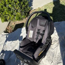 baby car seat and stroller (asiento De Coche Y Carriola)