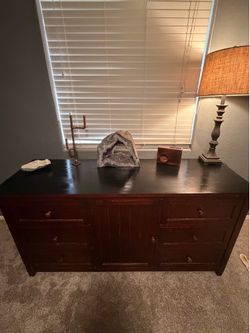Dresser