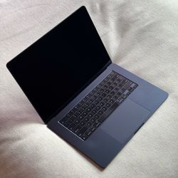 Apple MacBook Air 15” M2 2023 – 8GB/256GB – Midnight