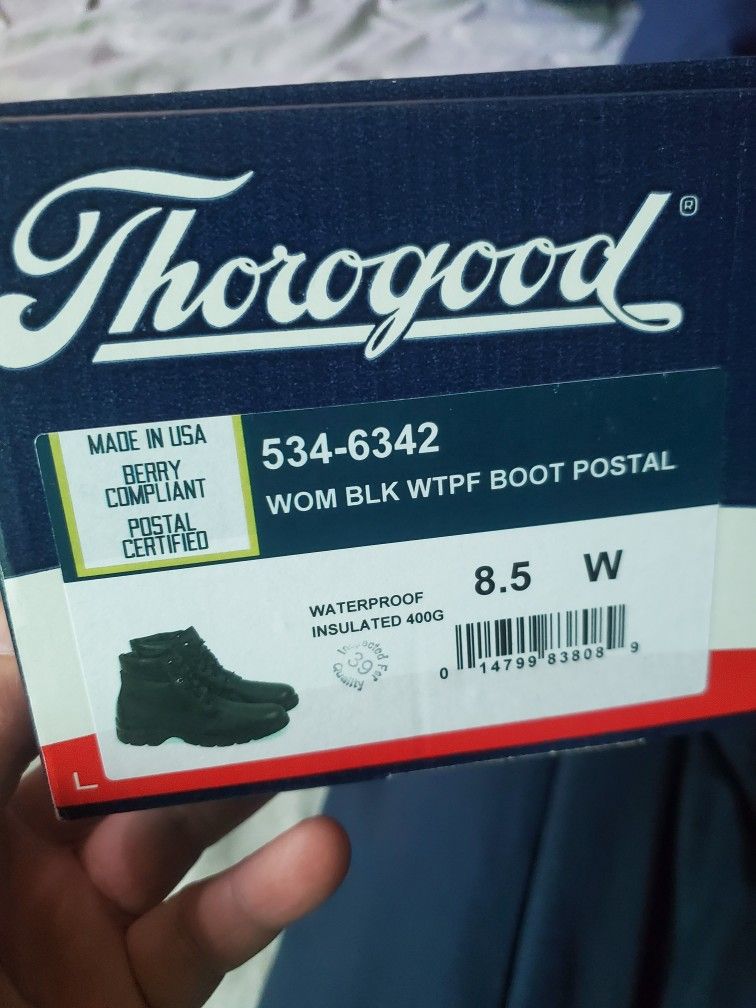 New Women's Size 8 1/2 Waterproof Boots