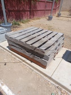 FREE PALLETS