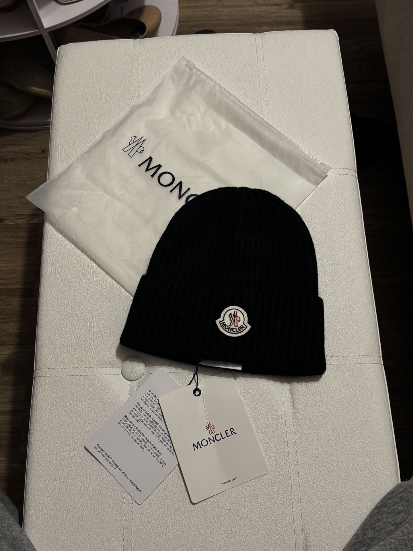 Black Moncler Beanie Winter Essential 