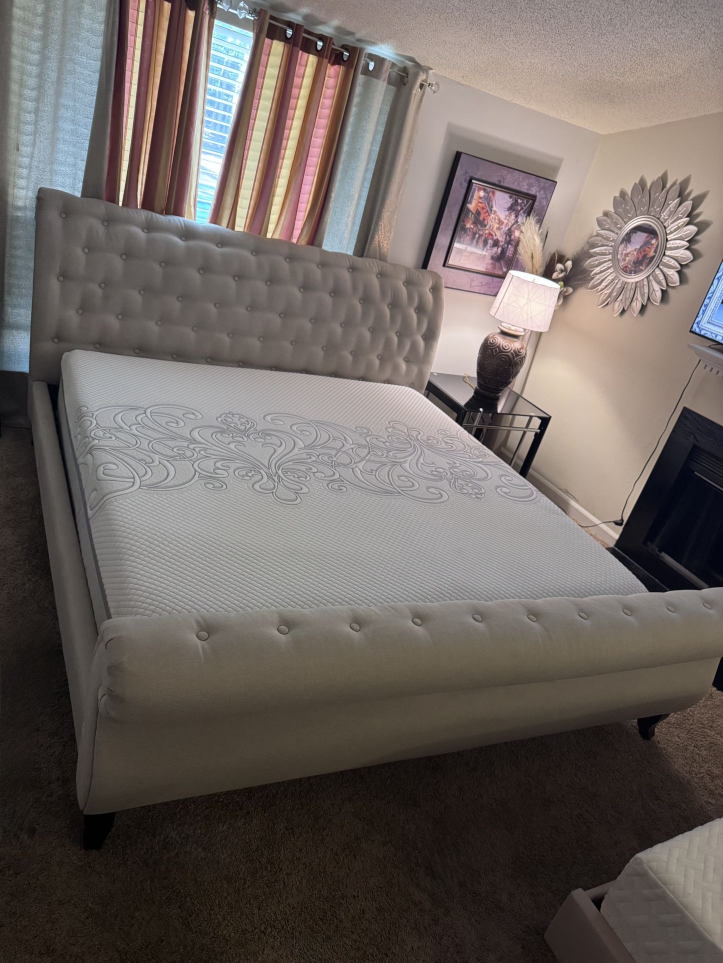 King bed with 2 glass bedside tables π