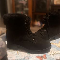 Women's Black Suede Boot Size 6