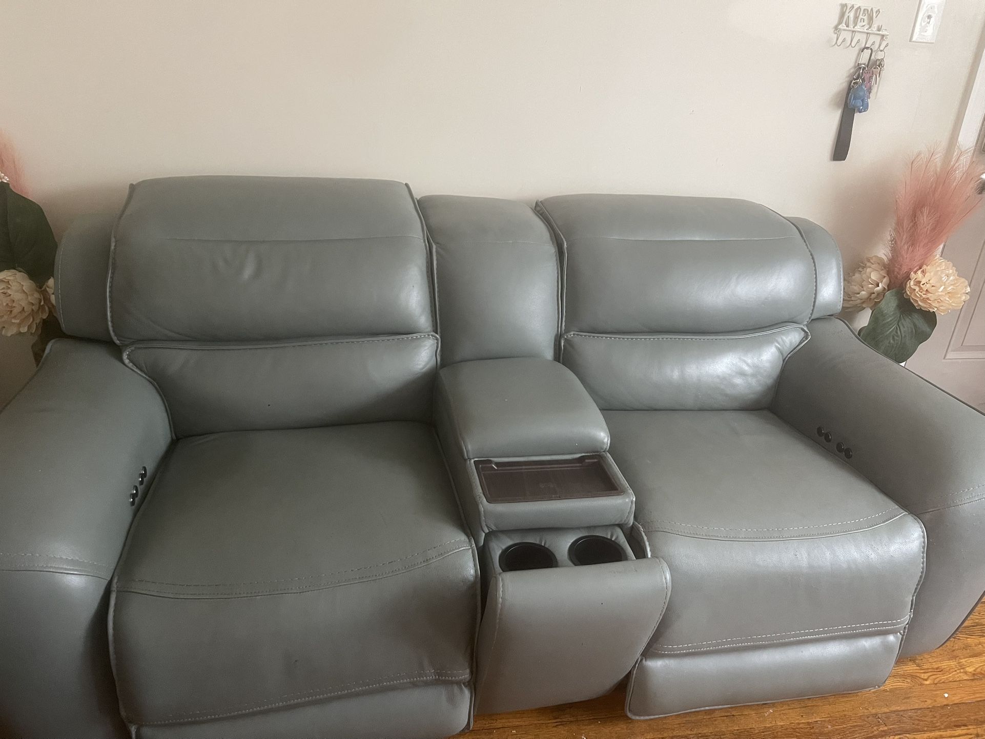 ⭐️ Modern Reclining Sofa Set – Great Condition! ⭐️