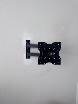 Full-Motion Articulating TV Wall Mount - Supports up to 55in TV