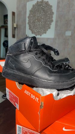 Boys high top Air Force 1 size 13.5