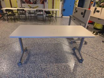 Folding  table 5ft
