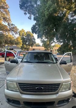 2004 Ford explorer