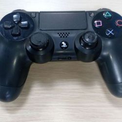 PlayStation 4 Controller 