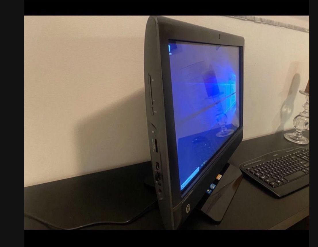 TouchScreen PC HP TouchSmart 9300 Elite All in One with Stand Mounting 250GB 8GB I5 INTEL includes Power Cord  