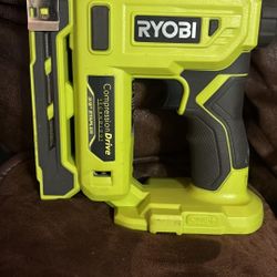Ryobi +1 Staplers