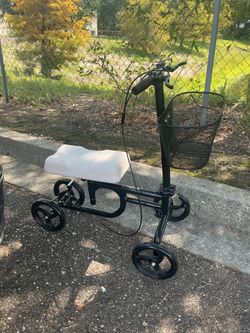 Knee Scooter With Basket