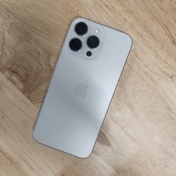 Iphone 15pro max 256gb   unlock any sim