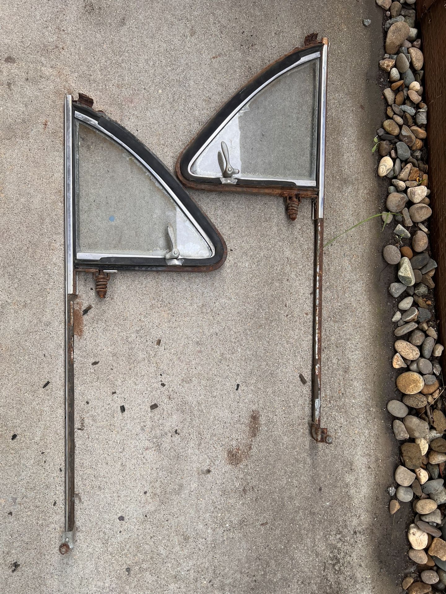 52-54 Ford / Merc Back Door Wing windows (4 Door)