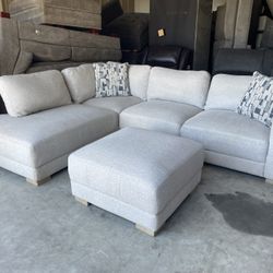 FABRIC SECTIONAL WITH OTTOMAN 