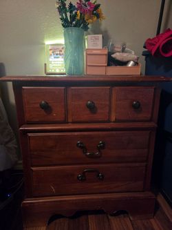 Wood Dresser with 5 Drawers
