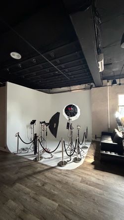 📸 PRIVATE PHOTO STUDIO IN BROOKLYN — GRAVESEND NECK!