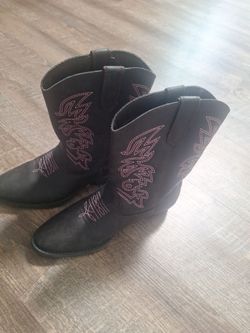 Girls cowboy boots size youth 4
