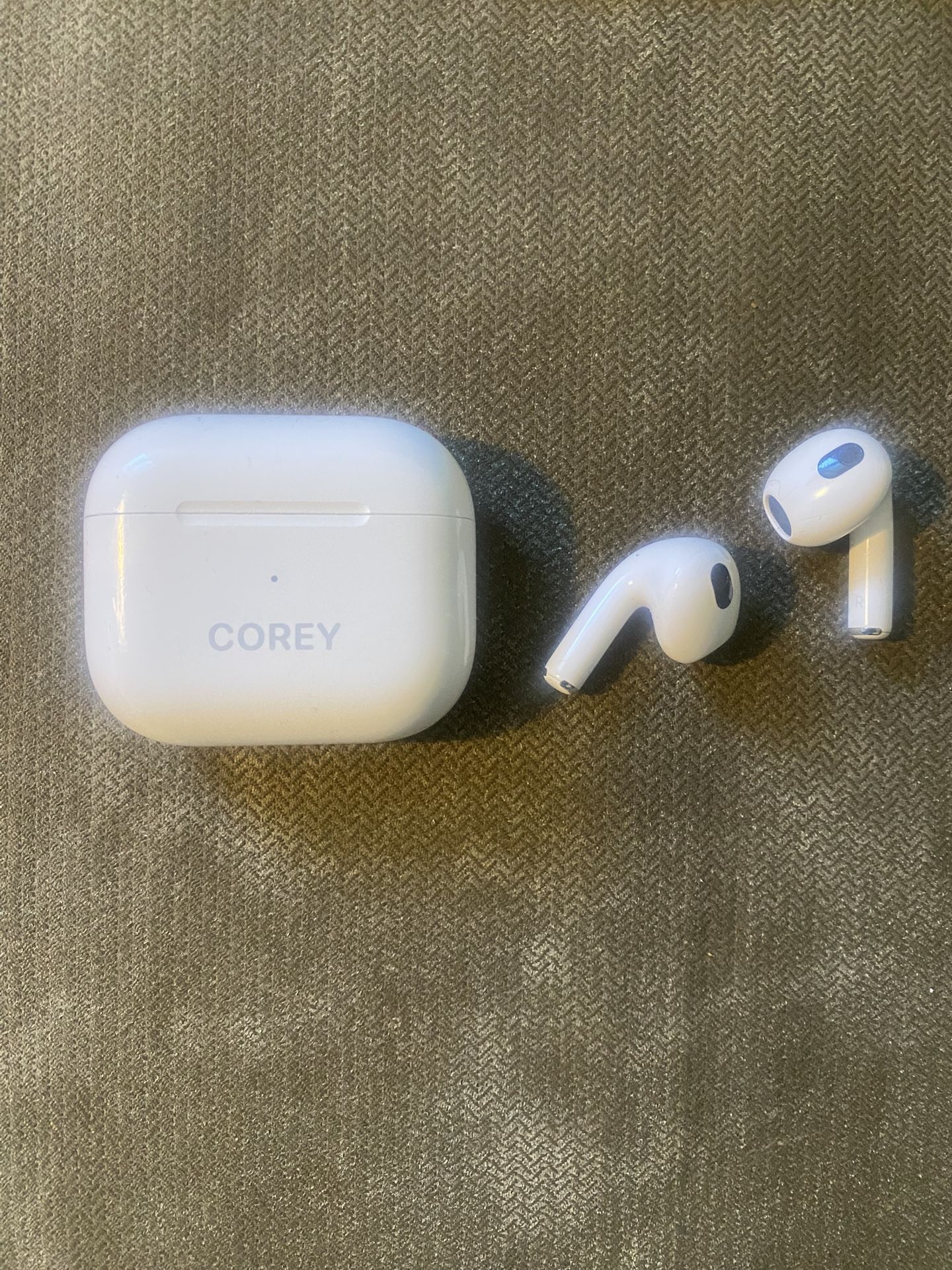 Apple - AirPods 4 